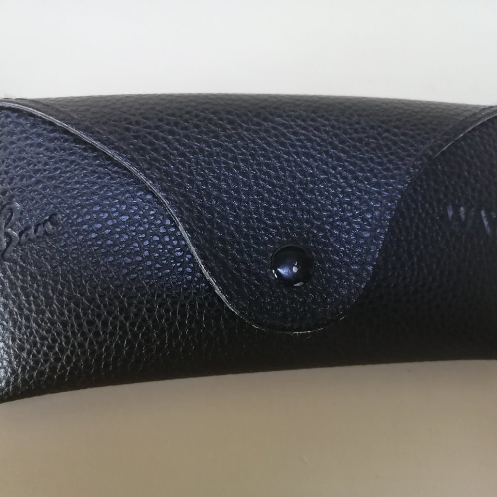 Ray-Ban Glass Case - Picture 4 of 4